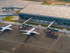 AI 空中交通管理系统示意图